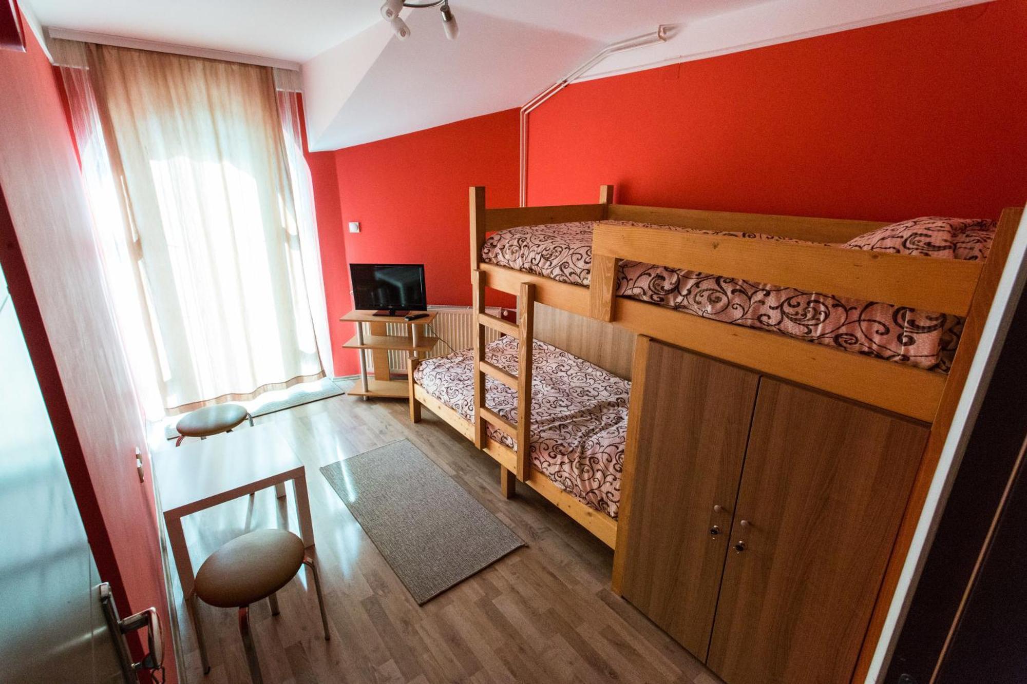 Hostel Day 'N' Night Nis Room photo